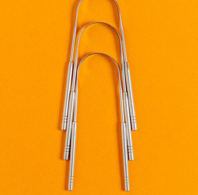 Warum Zungenschaben mehr als Mundhygiene ist