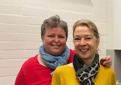 strahlende Gesichter schauen dich an.