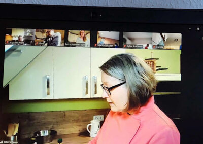 Beim Ayurveda - Home - Retreat kocht Silke Schauer und erzählt dazu wissenswertes über Ayurveda, Kräuter und passende Nahrungsmittelkombinationen